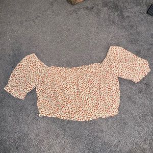 BNWT Cute crop top brandy melville